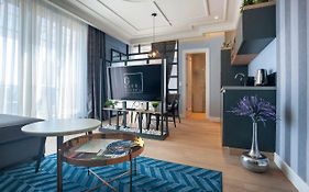 Dj City Vista Luxury Apartments